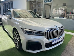 Bild des Angebotes BMW 730 730 d xDrive M Sport,Klima4Z,PS-D,NAVI,S-STZ,HUD