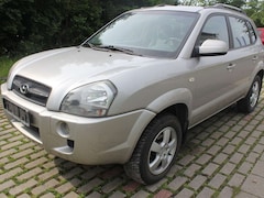 Bild des Angebotes Hyundai TUCSON 2.0 2WD+8FACH+KLIMA+DACHR
