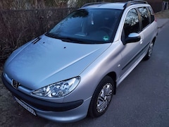 Bild des Angebotes Peugeot 206 206 SW 75 Petit Filou