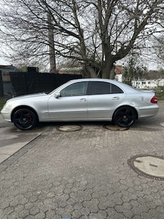 Bild des Angebotes Mercedes-Benz E 240 W211 V6