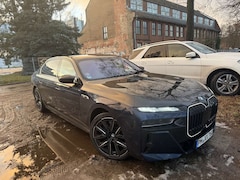Bild des Angebotes BMW 760 M760e xDrive ! 100% Vollausstattung mit TV und zwe