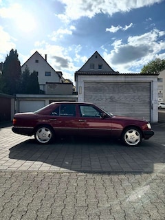 Bild des Angebotes Mercedes-Benz 300 300E 24