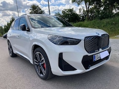 Bild des Angebotes BMW iX1 iX1 eDrive20 M Sportpaket Pro/19"/3-Pakete/WR