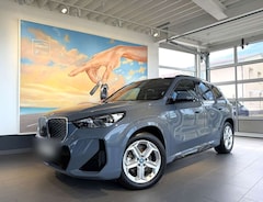 Bild des Angebotes BMW iX1 30 xDr M SPORT PANO+KAM+AHK+HUD+HARM+AL