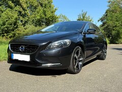 Bild des Angebotes Volvo V40 Summum / 1. Hand/ TÜV-AU Neu/ Scheckheft Volvo