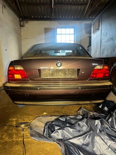 BMW 740 740i V8