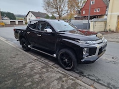 Bild des Angebotes Mitsubishi L200 2,2D 4x4 SELECT AT DoKa Garantie12/26 HU01/27