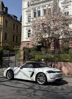 Bild des Angebotes Porsche 718 Boxster (982) | Sport Chrono | Bose | Approved 04/27 | Sommer-/Winterräder | 20" Carrera | HU AU Neu 04/28
