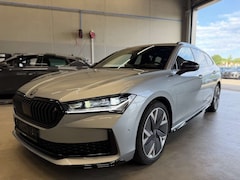 Bild des Angebotes Skoda Superb Combi 2.0TSI Sportline Sthzg HeadUp AHK Pano