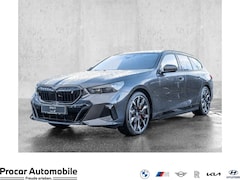 Bild des Angebotes BMW i5 eDrive40 0,25%Versteu. MPro PANO HUD AHK DAPro