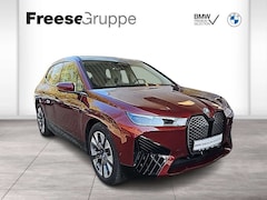 Bild des Angebotes BMW iX xDrive50 Sportpaket Head-Up DAB Aktivlenkung