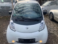 Peugeot iOn Basis VollAusstattung1jahr GarantieTÜV Neu1Hand