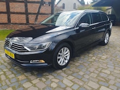 Bild des Angebotes VW Passat Comfortline NAVI, AHK, TÜV & Insp. neu