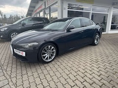 Bild des Angebotes Alfa Romeo Giulia Super-1.Hand-Scheckheft-Garantie-Sehr gepflegt-
