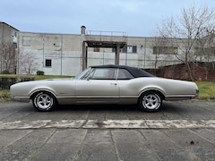 Oldsmobile Delta 88 Delmont 88 425 cui Cabrio