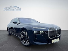 Bild des Angebotes BMW 740 d xDrive M Sport/TELEVISION/HUD/AHK/B&W