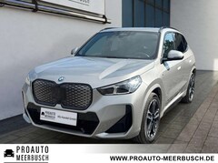 Bild des Angebotes BMW iX1 30 xDrive M Sport PANO/HEADUP/MASSAGE/AHK