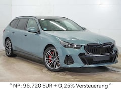Bild des Angebotes BMW i5 Tour. 40 xDrive M Sport Pro*AHK*Pano*Mokka