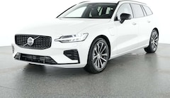 Bild des Angebotes Volvo V60 Plus Dark Recharge Plug-In Hybrid AWD