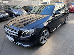 Bild des Angebotes Mercedes-Benz E 220 d T Avantgarde LED/AHK/PDC+KAM/