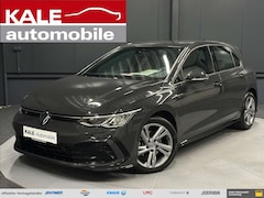 Bild des Angebotes VW Golf Lim. 1.5 TSI R-Line *NAVI*Sitzhzg*CarPlay*AHK*ACC*