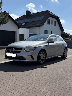 Bild des Angebotes Mercedes-Benz A 200 7G-DCT Activity Edition