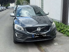 Bild des Angebotes Volvo XC60 D4 Momentum R Design