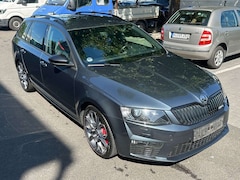 Bild des Angebotes Skoda Octavia Combi RS~EU6~RFK~APPLE~BIXENON~DSG
