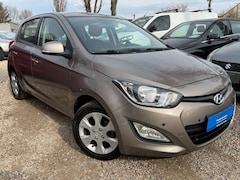 Bild des Angebotes Hyundai i20 1.4 Style*Aut*Klima*PDC*Freispr*Alus*TÜV NEU