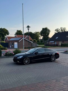 Bild des Angebotes Mercedes-Benz E 350 CGI Coupe BlueEFFICIENCY 7G-TRONIC