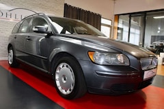 Bild des Angebotes Volvo V50 Kombi 1.6 D Kinetic KLIMAAUT·PDC·BLUETOOTH