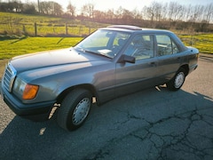 Bild des Angebotes Mercedes-Benz 300 D H-Kennzeichen, TÜV/AU NEU, gute Historie