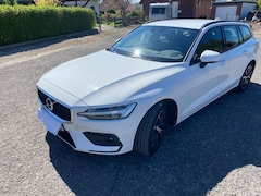 Bild des Angebotes Volvo V60 D4 Momentum