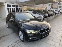Bild des Angebotes BMW 320 d Tour.+1.Hd/Navi Prof/LED/Head Up/Keyless/BMW SH+