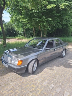 Bild des Angebotes Mercedes-Benz E 230 124er