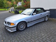 Bild des Angebotes BMW 328 328i