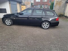 Bild des Angebotes BMW 320 320d DPF Touring