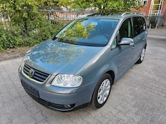 Bild des Angebotes VW Touran 2.0 TDI Highline Automatik 7 Sitzer
