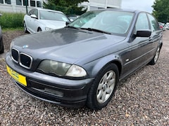 Bild des Angebotes BMW 325 i Limousine