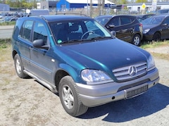 Bild des Angebotes Mercedes-Benz ML 320 AUTOMATIK LEDER KLIMA SHZ ESP TEMP BC NAVI DAB+ ZV