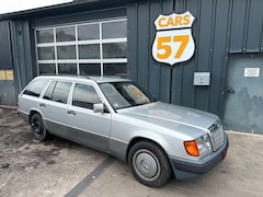 Mercedes-Benz E 220 T-MODELL*AUTOMATIK*AHK*1.HAND*