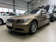 Bild des Angebotes BMW 325 i Lim. Aut. Xenon,Navi,Leder,GSD,PDC,2.Hand