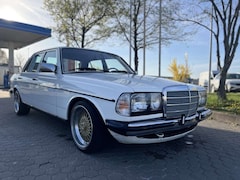 Bild des Angebotes Mercedes-Benz 230 E