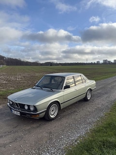 Bild des Angebotes BMW 528 528i