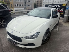 Bild des Angebotes Maserati Ghibli 3,0 V6*AUT*SPUR*APPLE*R.CAM*BI-XENON