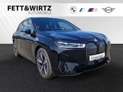Bild des Angebotes BMW iX xDrive50 PanoSkyLounge|AHK|Autobahnass.