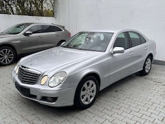 Bild des Angebotes Mercedes-Benz E 230 CGI Limousine/Shz/Klima-Auto/PDC/Navi