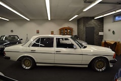 Bild des Angebotes Mercedes-Benz 200 V8 5.0 (W123)