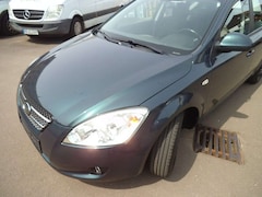Bild des Angebotes Kia Ceed / cee'd Ceed 1.4 CVVT LX