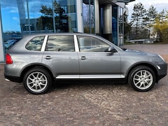 Porsche Cayenne S 4.5 Benzin 250 KW
